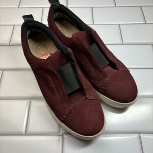 Kurt Geiger Suede SlipOn Trainers Women's US 9/EU 40 Red Maroon Leather Sneakers